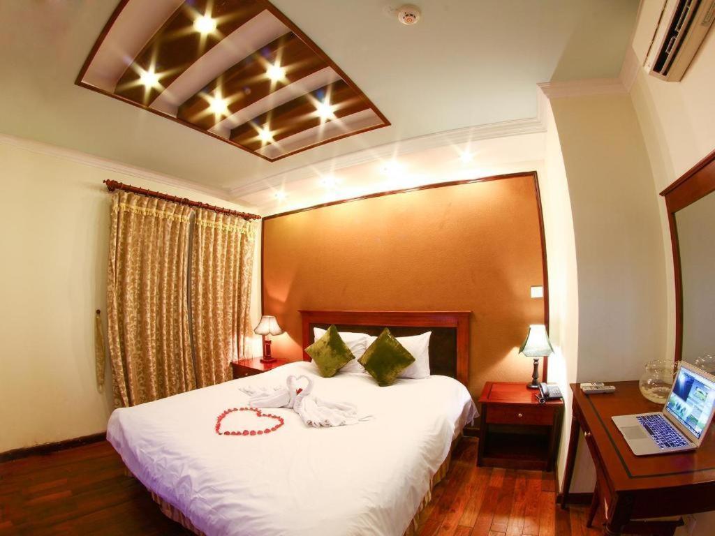 Atrium Hotel